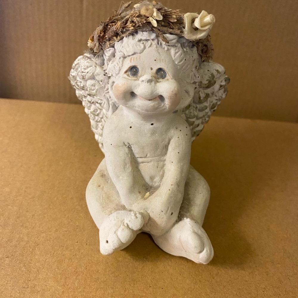Dreamsicles Golden Sitting Pretty Figurine